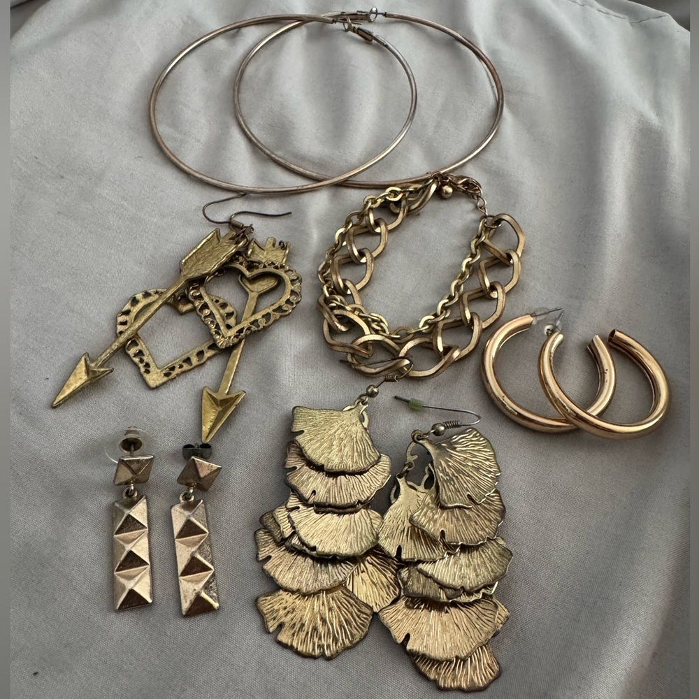 Gold-Toned Jewelry Set